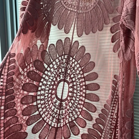 Lace cover up wrap - Picture 4 of 4